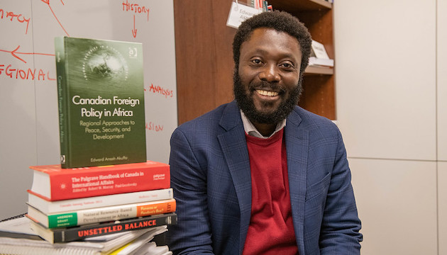 Research Excellence 2023: Dr. Edward Akuffo finds joy in balancing mentorship, research, and teaching